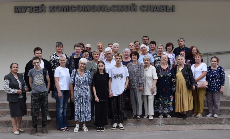 В Людинове прошла встреча с поэтом, журналистом, исполнителем Александром Анисенковым.