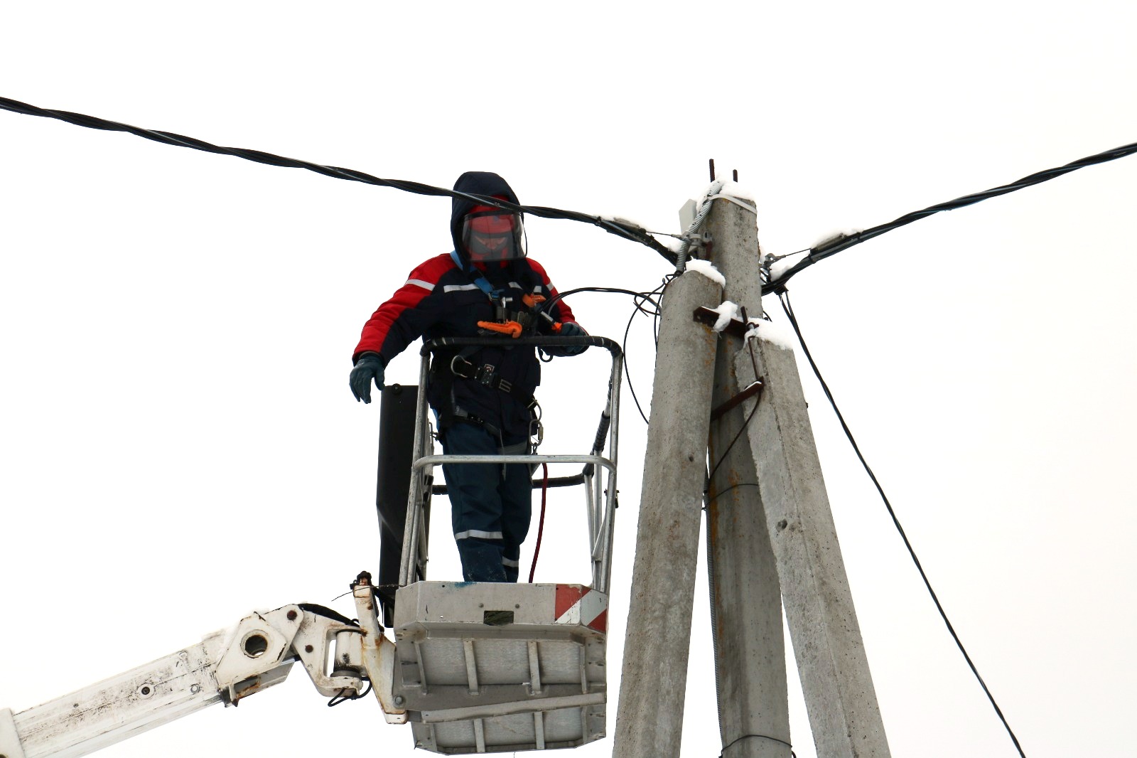 Энергетики филиала «Калугаэнерго» готовятся к работе в условиях непогоды.