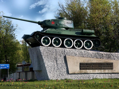 Танк №7992 (памятник в честь освобождения города от немецко-фашистских захватчиков).